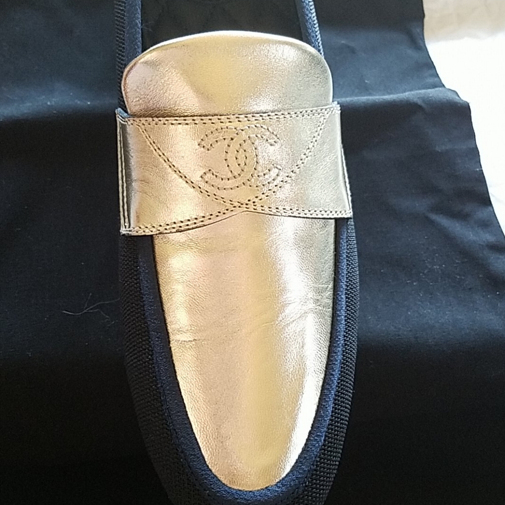 CHANEL Loafers - Picture 5 of 12